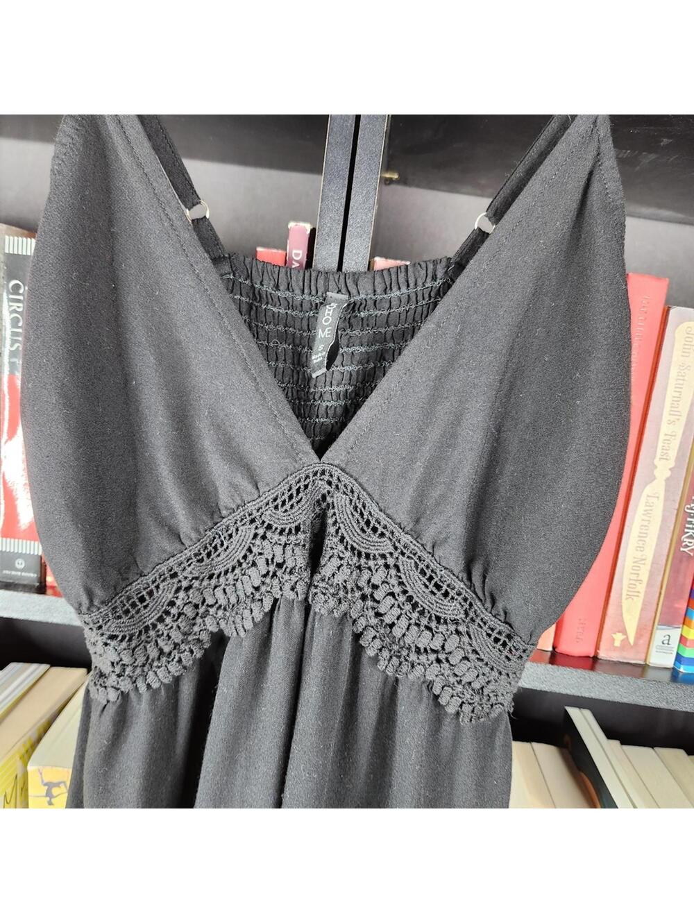 Chic Black Maxi Dress with Crochet Accents Small